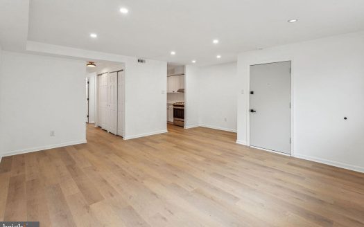 Condo for Sale in Philadelphia, PA 19128 – 2 Bedroom, 1 Bath – $185000