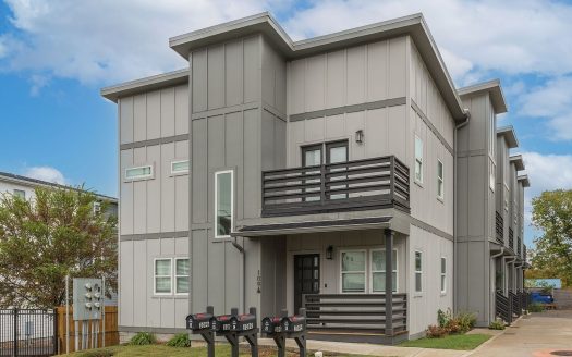 Townhouse for Sale in Nashville, TN 37207 – 2 Bedrooms, 3 Baths – $439900