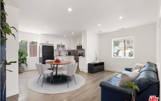 Single Family Home for Sale in Sunland, CA 91040 – 2 Bedrooms, 2 Baths – $699000