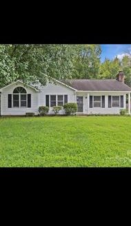 3-Bedroom Single Family Home for Rent in Charlotte, NC 28273 – $2000/mo | 2 Baths | Updated 2025