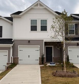 3-Bedroom Townhouse  for Rent in Charlotte, NC 28216 – $1895/mo | 3 Baths | Updated 2025