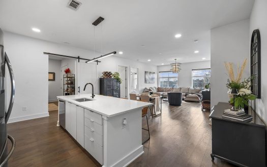 Condo for Sale in Nashville, TN 37208 – 2 Bedrooms, 2 Baths – $630000