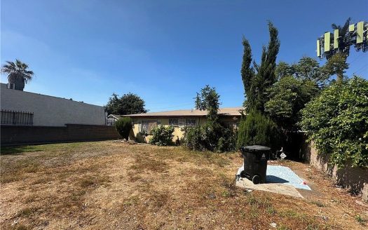 Multi Family Home for Sale in Los Angeles, CA 90003 – 8 Bedrooms, 8 Baths – $762000