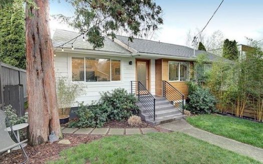 3-Bedroom Townhouse  for Rent in Seattle, WA 98122 – $3950/mo | 2 Baths | Updated 2025