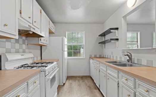 3-Bedroom Apartment for Rent in Austin, TX 78721 – $1600/mo | 2 Baths | Updated 2025