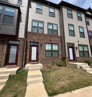 3-Bedroom Townhouse  for Rent in Charlotte, NC 28217 – $2500/mo | 3 Baths | Updated 2025