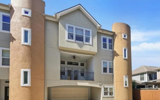 3-Bedroom Townhouse  for Rent in Houston, TX 77007 – $2900/mo | 4 Baths | Updated 2025