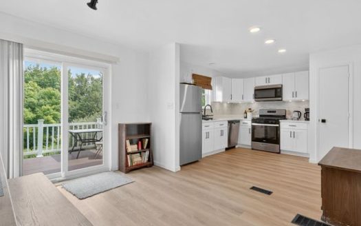 3-Bedroom Townhouse for Rent in Warwick, NY 10990 – $3350/mo | 3 Baths | Updated 2025