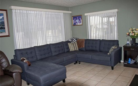 Manufactured for Sale in Canoga Park, CA 91304 – 2 Bedrooms, 2 Baths – $195000