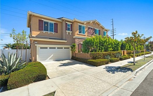 Single Family Home for Sale in Torrance, CA 90501 – 4 Bedrooms, 3 Baths – $1189000