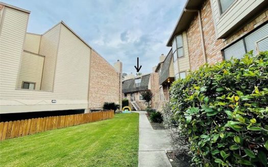 2-Bedroom Townhouse for Rent in Houston, TX 77090 – $1400/mo | 2 Baths | Updated 2025