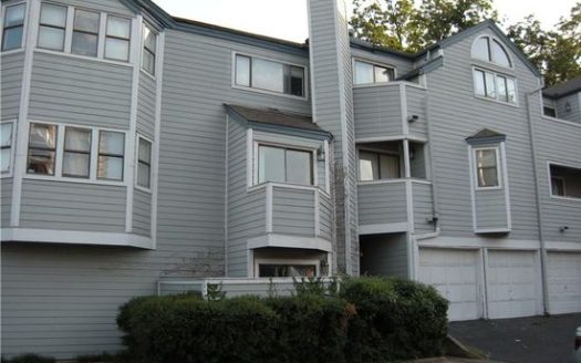 2-Bedroom Single Family Home for Rent in Austin, TX 78701 – $2100/mo | 3 Baths | Updated 2025
