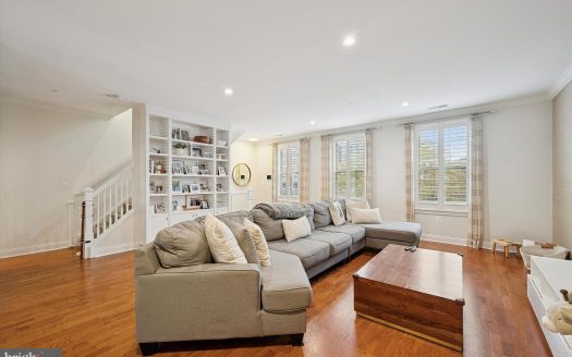 Townhouse for Sale in Philadelphia, PA 19146 – 3 Bedrooms, 3 Baths – $845000