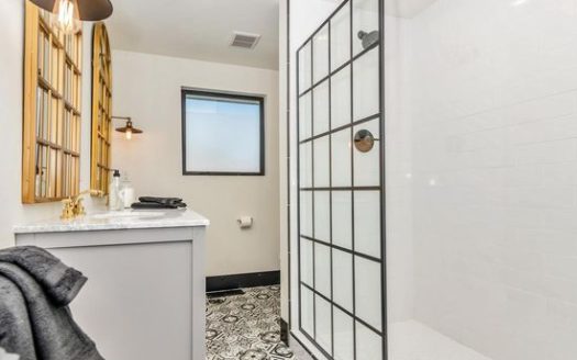 1-Bedroom Townhouse  for Rent in Denver, CO 80220 – $1800/mo | 1 Baths | Updated 2025