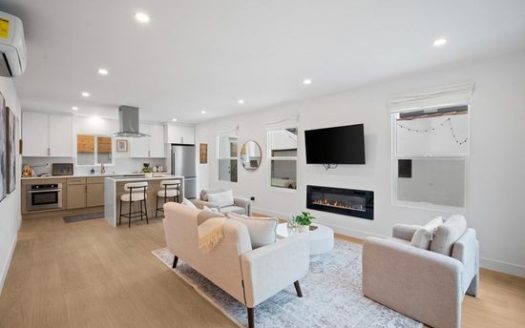 Single Family Home for Sale in Los Angeles, CA 90019 – 2 Bedrooms, 2 Baths – $739000