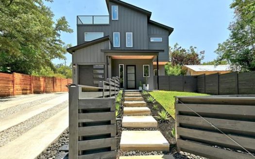 4-Bedroom Single Family Home for Rent in Austin, TX 78702 – $6200/mo | 4 Baths | Updated 2025