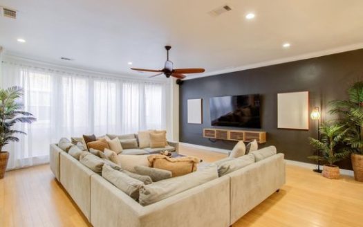 3-Bedroom Townhouse  for Rent in Houston, TX 77004 – $8000/mo | 4 Baths | Updated 2025