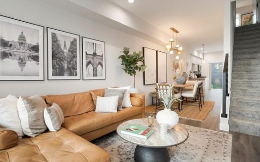 3-Bedroom Townhouse  for Rent in Denver, CO 80204 – $4500/mo | 3 Baths | Updated 2025