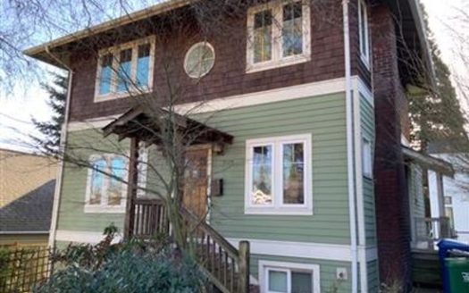 4-Bedroom Single Family Home for Rent in Seattle, WA 98103 – $4595/mo | 2 Baths | Updated 2025