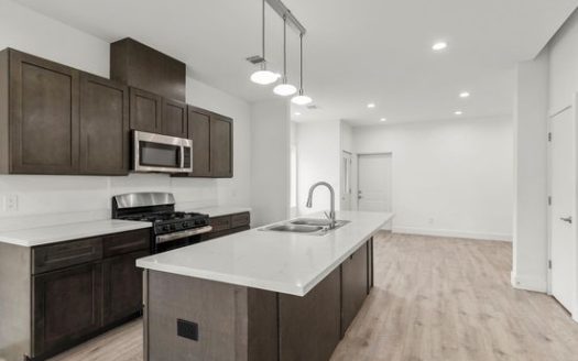 3-Bedroom Single Family Home for Rent in Houston, TX 77088 – $2000/mo | 3 Baths | Updated 2025