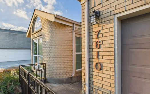 3-Bedroom Single Family Home for Rent in Houston, TX 77071 – $3200/mo | 3 Baths | Updated 2025