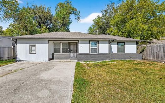 4-Bedroom Single Family Home for Rent in Houston, TX 77033 – $2000/mo | 2 Baths | Updated 2025