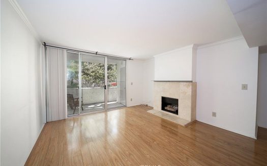 Condo for Sale in Encino, CA 91316 – 2 Bedrooms, 2 Baths – $450000