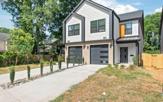 3-Bedroom Townhouse  for Rent in Charlotte, NC 28208 – $2500/mo | 3 Baths | Updated 2025