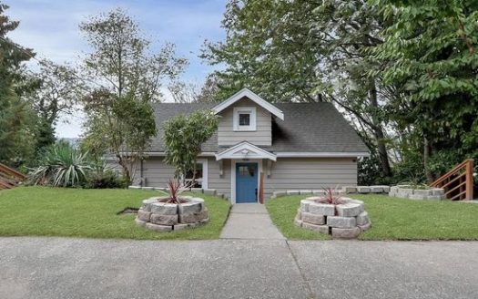 2-Bedroom Townhouse  for Rent in Seattle, WA 98106 – $2650/mo | 1 Baths | Updated 2025