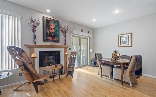 Condo for Sale in Los Angeles, CA 90005 – 2 Bedrooms, 3 Baths – $790000