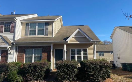 3-Bedroom Townhouse  for Rent in Charlotte, NC 28213 – $1875/mo | 3 Baths | Updated 2025