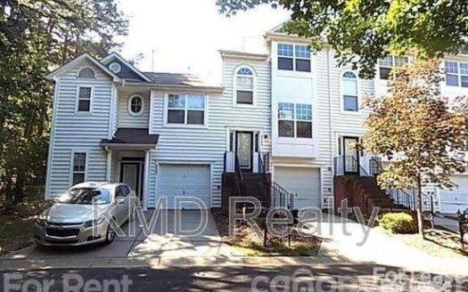 3-Bedroom Townhouse for Rent in Charlotte, NC 28269 – $1695/mo | 3 Baths | Updated 2025