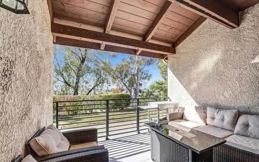 Condo for Sale in Burbank, CA 91504 – 2 Bedrooms, 3 Baths – $799000