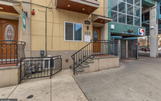 Multi Family Home for Sale in Philadelphia, PA 19125 – 6 Bedrooms, 4 Baths – $649900