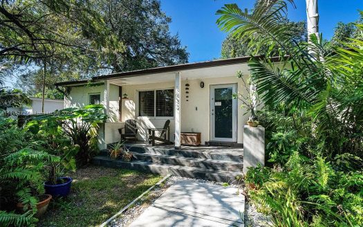 Single Family Home for Sale in South Miami, FL 33143 – 3 Bedrooms, 2 Baths – $999500