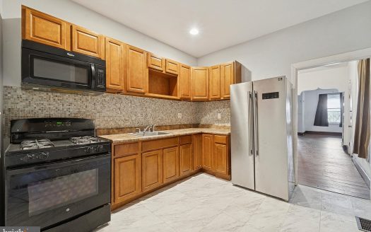 Townhouse for Sale in Philadelphia, PA 19132 – 3 Bedrooms, 2 Baths – $165000