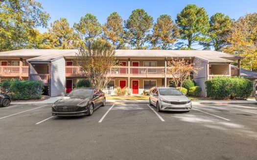 1-Bedroom Apartment  for Rent in Charlotte, NC 28211 – $1025/mo | 1 Baths | Updated 2025
