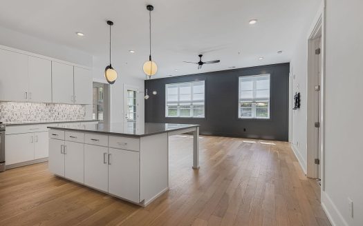 Condo for Sale in Nashville, TN 37203 – 2 Bedrooms, 2 Baths – $699900