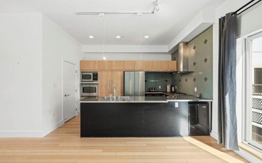 3-Bedroom Townhouse  for Rent in Denver, CO 80205 – $2800/mo | 4 Baths | Updated 2025