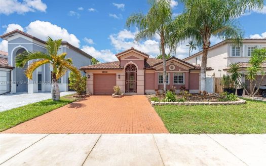 Single Family Home for Sale in Miami, FL 33196 – 3 Bedrooms, 2 Baths – $629999