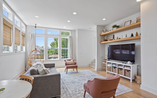 Townhouse for Sale in Nashville, TN 37216 – 3 Bedrooms, 4 Baths – $649000