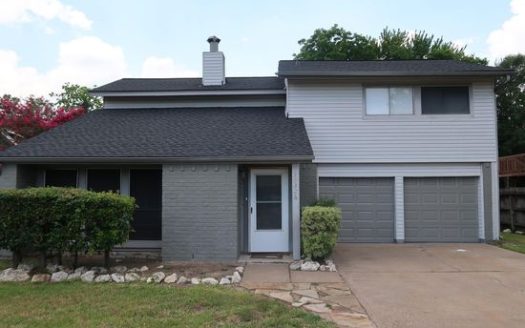 3-Bedroom Single Family Home for Rent in Webster, TX 77598 – $2000/mo | 3 Baths | Updated 2025