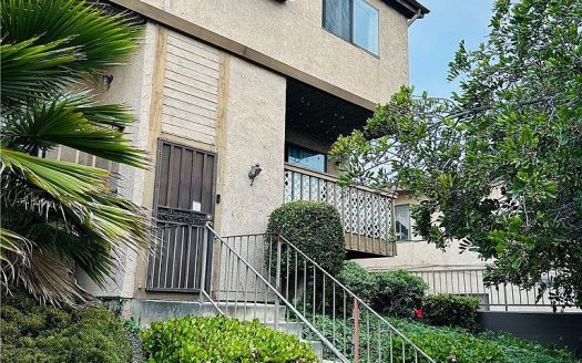 Townhouse for Sale in Gardena, CA 90247 – 2 Bedrooms, 3 Baths – $560000