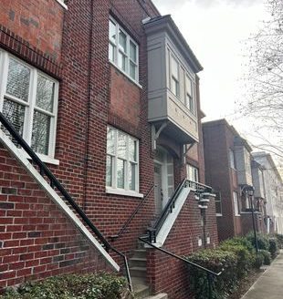 2-Bedroom Townhouse  for Rent in Charlotte, NC 28207 – $2295/mo | 3 Baths | Updated 2025