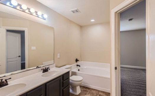 3-Bedroom Single Family Home for Rent in Austin, TX 78747 – $1950/mo | 3 Baths | Updated 2025