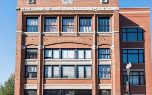 3-Bedroom Townhouse  for Rent in Chicago, IL 60616 – $3600/mo | 3 Baths | Updated 2025