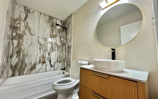 5-Bedroom Single Family Home for Rent in Indianapolis, IN 46241 – $399/mo | 3 Baths | Updated 2025