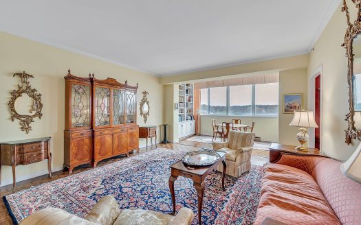 Condo for Sale in Nashville, TN 37205 – 2 Bedrooms, 2 Baths – $329900