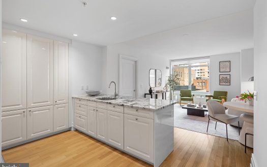 Condo for Sale in Philadelphia, PA 19103 – 1 Bedroom, 2 Baths – $685000