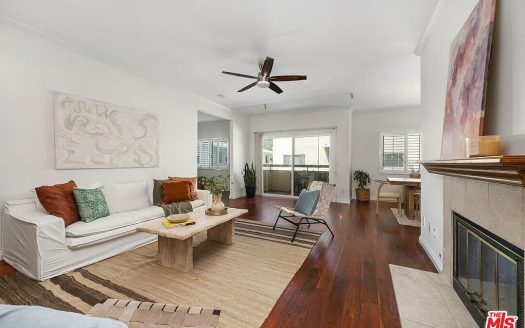 Condo for Sale in Sherman Oaks, CA 91403 – 2 Bedrooms, 3 Baths – $699000